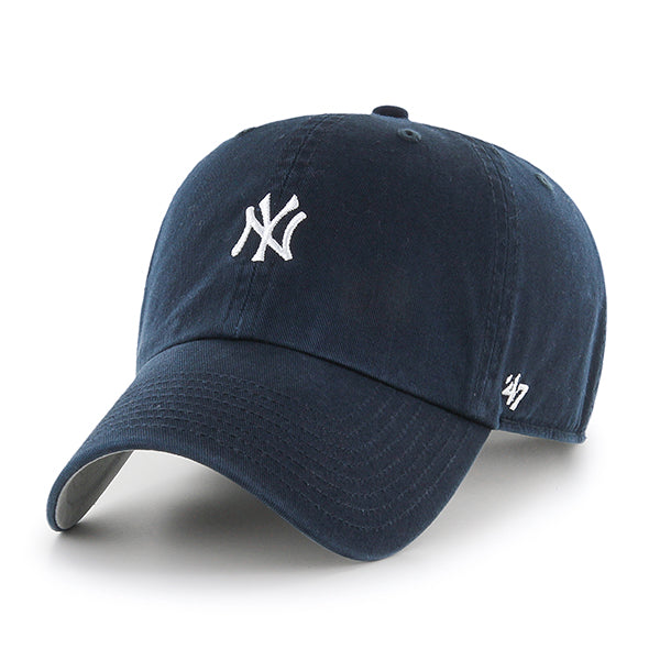 Pictured is this MLB New York Yankees Mini Logo Base Runner ’47 CLEAN UP cap in navy. 7