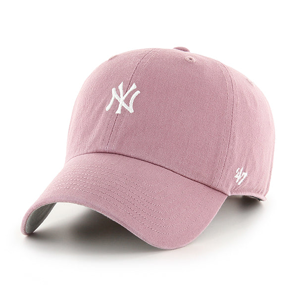Pictured is this MLB New York Yankees Base Runner '47 CLEAN UP cap in pink. 1