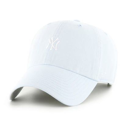 Pictured is this MLB New York Yankees Base Runner '47 CLEAN UP cap in light blue. 1