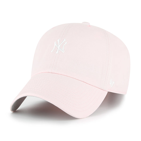 Pictured is this MLB New York Yankees Base Runner '47 CLEAN UP cap in light pink. 1