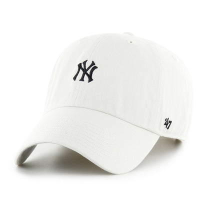 Pictured is this MLB New York Yankees Base Runner '47 CLEAN UP cap in white. 1