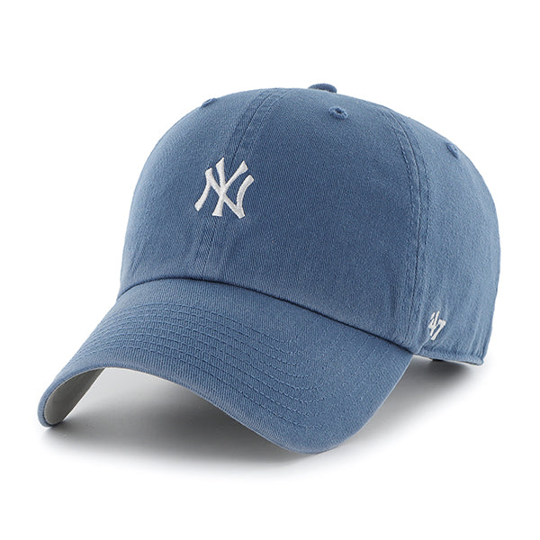 Pictured is this MLB New York Yankees Base Runner '47 CLEAN UP cap in blue. 1