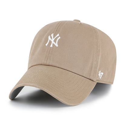 Pictured is this MLB New York Yankees Base Runner '47 CLEAN UP cap in brown. 1
