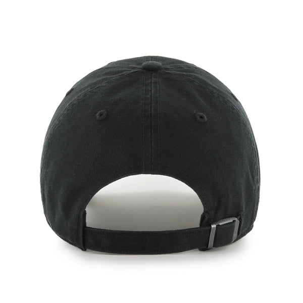 Pictured is this MLB New York Yankees Script Base Runner '47 CLEAN UP cap in black. 2
