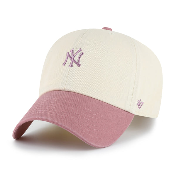 Pictured is this MLB New York Yankees Base Runner '47 CLEAN UP cap in natural and mauve. 1