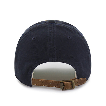 Pictured is this MLB Chain Side Stitch Boston Red Sox ’47 CLEAN UP Pinch Front cap in navy. 3