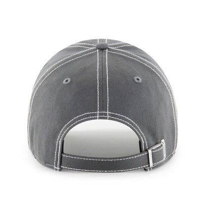 Pictured is this MLB New York Yankees Contrast Stitch ’47 CLEAN UP cap in charcoal. 2