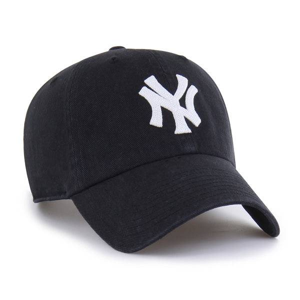 Pictured is this MLB New York Yankees Herbarium ’47 CLEAN UP cap in black. 3