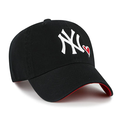 Pictured is this MLB New York Yankees Icon '47 CLEAN UP cap in black. 4