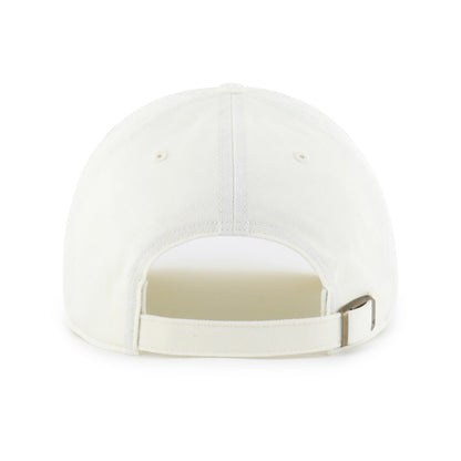 Pictured is this MLB New York Yankees ’47 CLEAN UP cap in white. 2