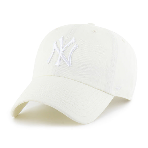 Pictured is this MLB New York Yankees ’47 CLEAN UP cap in white. 1