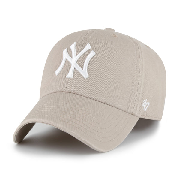 Pictured is this MLB New York Yankees ’47 CLEAN UP cap in grey. 1