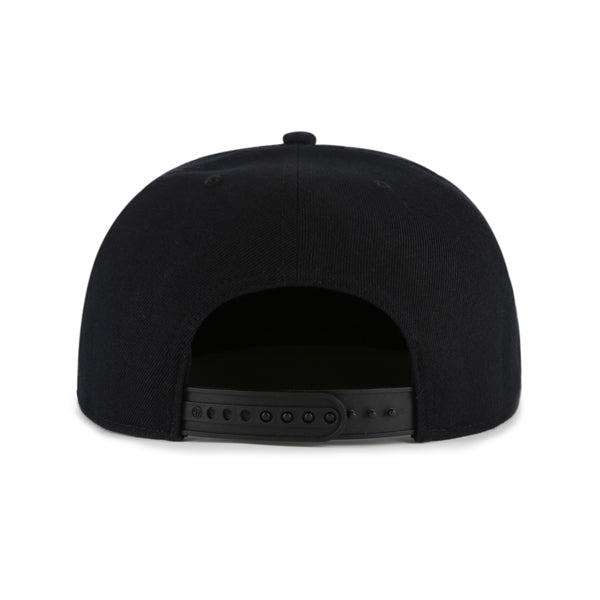 Pictured is this MLB New York Yankees No Shot White Logo ’47 CAPTAIN cap in black. 2