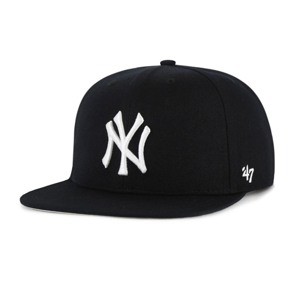 Pictured is this MLB New York Yankees No Shot White Logo ’47 CAPTAIN cap in black. 1