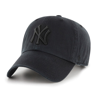Pictured is this MLB New York Yankees Black On Black ’47 CLEAN UP cap in black. 9