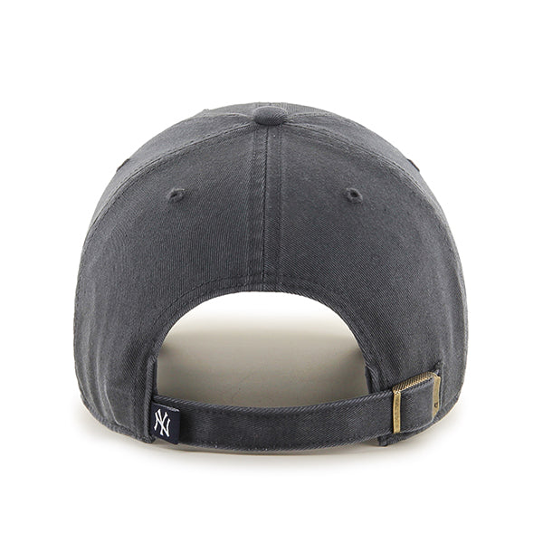 Pictured is this MLB New York Yankees '47 CLEAN UP cap in dark grey. 2