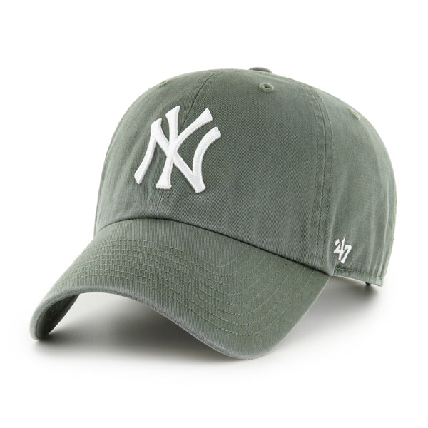 Pictured is this MLB New York Yankees '47 CLEAN UP cap in green. 1