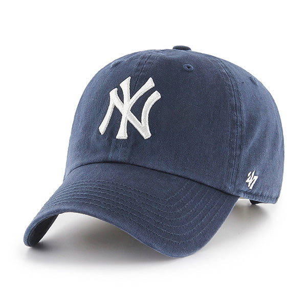 Pictured is this MLB New York Yankees Kids ’47 CLEAN UP cap in navy. 1