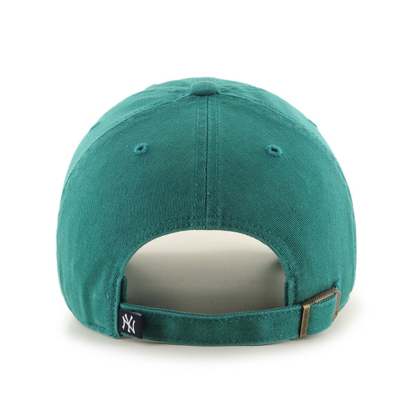 Pictured is this MLB New York Yankees '47 CLEAN UP cap in green. 2