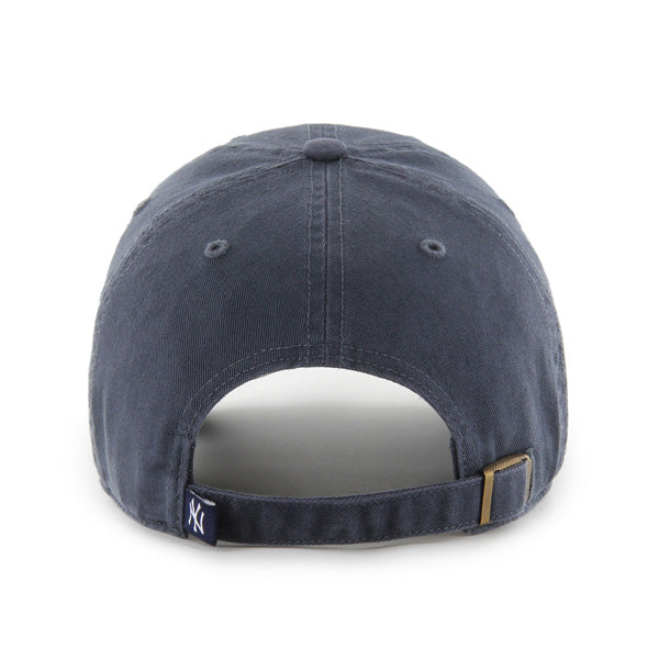 Pictured is this MLB New York Yankees '47 CLEAN UP cap in vintage navy. 2